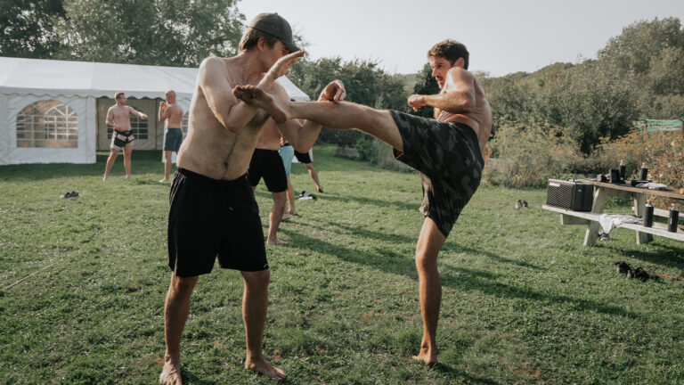 Growth Island bootcamp med fokus på fællesskab, personlig udvikling og udendørs aktiviteter